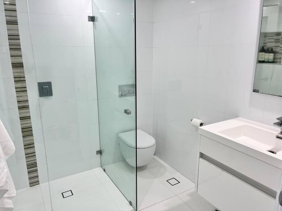 Bondi Beach Waves Beachfront Apartment ซิดนีย์ ภายนอก รูปภาพ