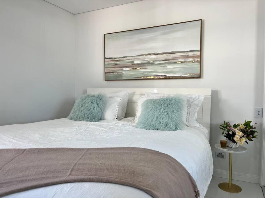 Bondi Beach Waves Beachfront Apartment ซิดนีย์ ภายนอก รูปภาพ