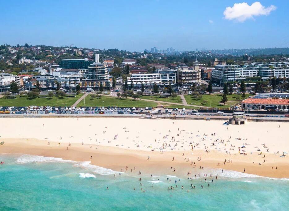 Bondi Beach Waves Beachfront Apartment ซิดนีย์ ภายนอก รูปภาพ